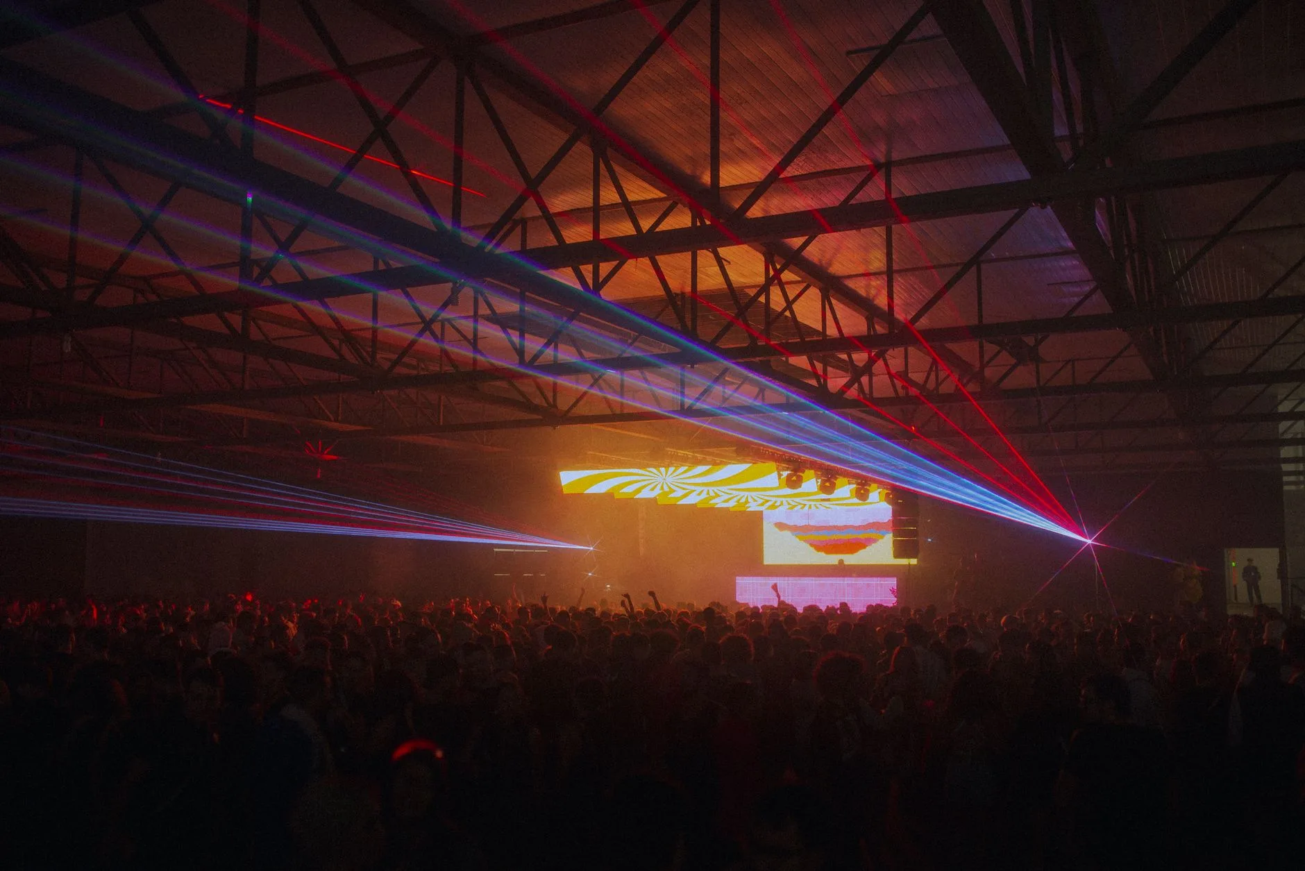 Harga Sewa Led Screen Panggung terjangkau untuk event.