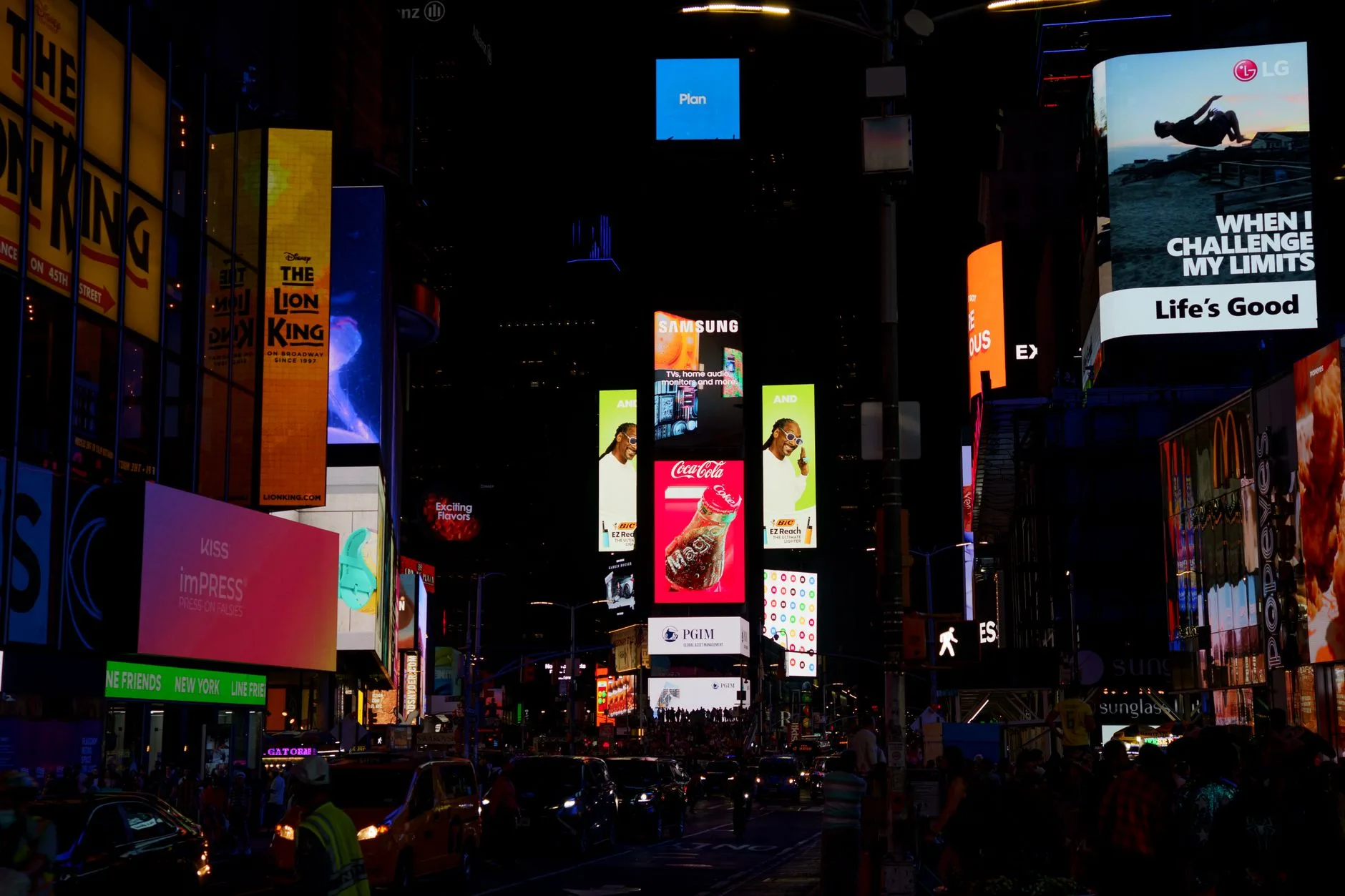 Photo by Mateusz Walendzik on Pexels | Harga Sewa Led Screen Outdoor illustration