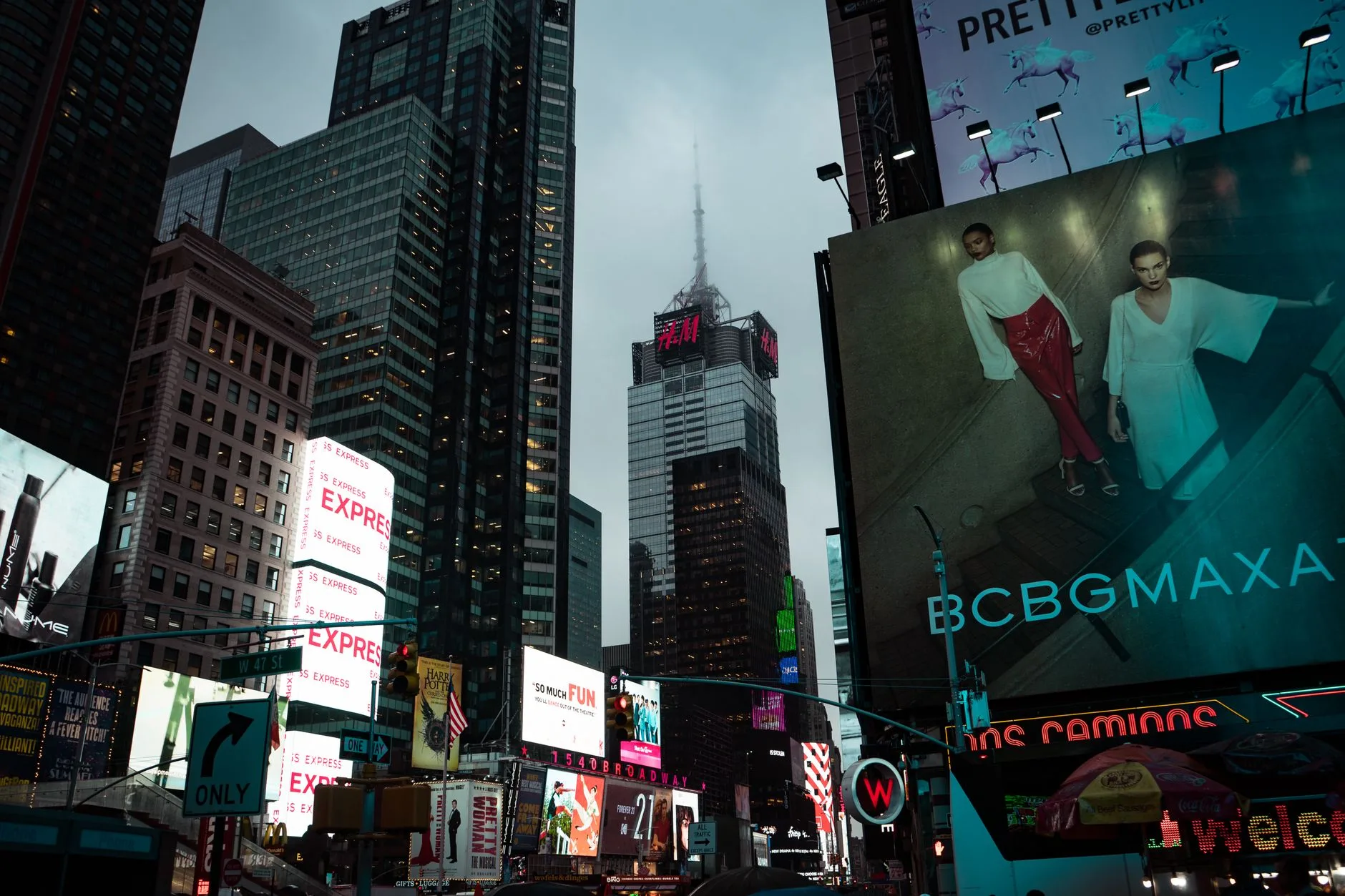 Photo by Vlad Chețan on Pexels | Ukuran Videotron Outdoor illustration